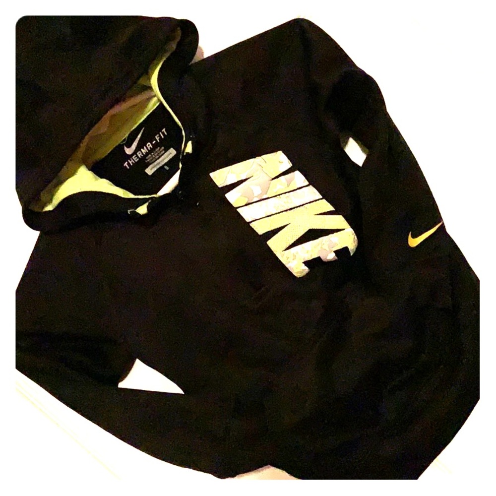 Nike boys hoodie- size 5
Smoke free home-great condition